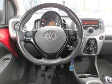 Toyota Aygo II Hatchback 5d 1.0 VVT-i 69KM 2018 Toyota Aygo 1.0 VVT-i X-play II (2014-) 1.0 VVT-i, zdjęcie 14