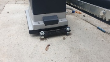 Монтажная база, привод NICE, регулировка по высоте.