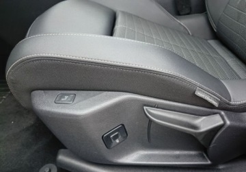 Peugeot 5008 II Crossover Facelifting 1.2 Hybrid 136KM 2024 Peugeot 5008 mHEV Allure e-DCS6 od RiA 1.2 Hybryda 136KM, zdjęcie 11