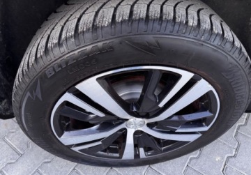 Peugeot 3008 II Crossover 1.2 PureTech 130KM 2019 Peugeot 3008 Rezerwacja 1.2 Benzyna 130KM, zdjęcie 35