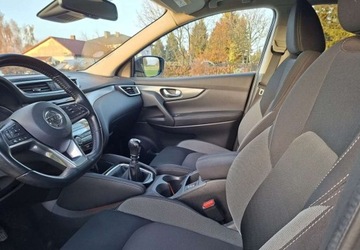 Nissan Qashqai II Crossover 1.6 DIG-T 163KM 2017 Nissan Qashqai Nissan Qashqai 1.6 DIG-T N-Connecta 1.6 Benzyna 163KM, zdjęcie 9