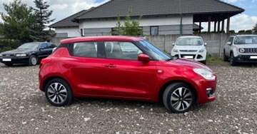 Suzuki Swift VI Hatchback 1.2 DualJet 90KM 2017 Suzuki Swift 1.2B stan perfekcyjny bezwypadkowy ledy atrakcyjny wyglad 1.2, zdjęcie 2
