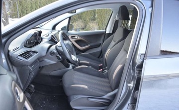 Peugeot 208 I Hatchback 3d 1.2 VTI 82KM 2013 Peugeot 208 1.2 VTi 82KM LED Klima Tempomat Tablet PDC Bluetooth Alufelgi, zdjęcie 15