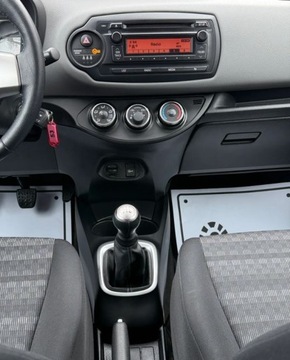 Toyota Yaris III Hatchback 5d Facelifting 1.0 VVT-i 69KM 2016 Toyota Yaris Salon Polska, Serwis ASO, Czujniki park. 1 rej IV 2017r. 69KM, zdjęcie 6