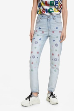 DESIGUAL SPODNIE MOM JEANS HAFTOWANY WZÓR (30)