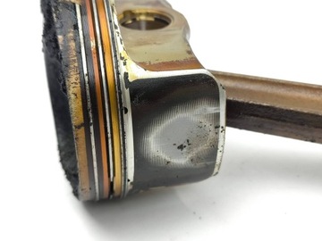 PORSCHE CAYENNE (92A) 2011 PÍSTY