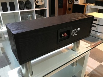 Центральная колонка Yamaha NS-C55 60W, черная.