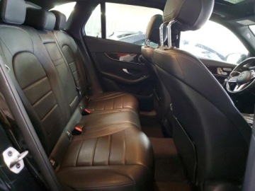 Mercedes GLC C253 2021 Mercedes-Benz GLC 2021 MERCEDES-BENZ GLC 300 4MATIC 2.0 Benzyna 250KM, zdjęcie 9