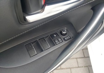 Toyota Corolla XII Hatchback 1.8 Hybrid 122KM 2019 Toyota Corolla GwarancjaKamera Cofania, cyfrowe zegary, Bezwypadkowa, Salo, zdjęcie 9