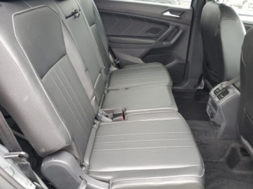 Volkswagen Tiguan II 2023 Volkswagen Tiguan SE R-Line Black 2023 2.0l 2.0 Benzyna 184KM, zdjęcie 10