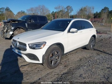 Mercedes GLC C254/X254 2022 Mercedes-Benz GLC 2022 Mercedes-Benz GLC GLC 300 SUV 2.0 Benzyna 255KM, zdjęcie 2