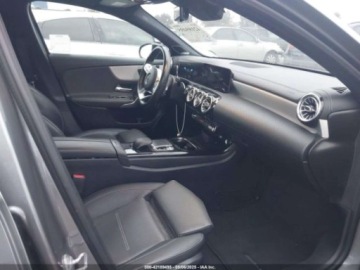 Mercedes Klasa A W177/V177 2019 Mercedes-Benz Klasa A 220 2019 2.0l 2.0 Benzyna 188KM, zdjęcie 10