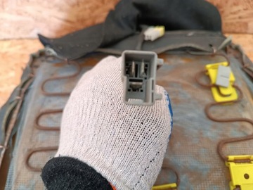 PODPORA SEDAČKA SEDADLA STOJAN HMOTA NISSAN 350Z