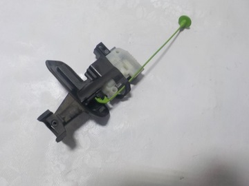 VOLVO V40 2012R 1.6D SILNICZEK SIŁOWNIK KLAPKI PALIWA