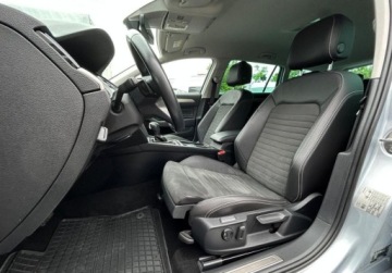 Volkswagen Passat B8 Variant Facelifting 2.0 TDI SCR 150KM 2022 Volkswagen Passat Variant B8 Elegance Pakiety, ACC, Kamera, GPS, ergoComf, zdjęcie 7