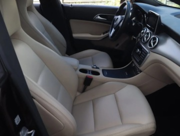 Mercedes CLA C117 Coupe 1.6 200 156KM 2014 Mercedes CLA 200, Salon Polska, Automat, VAT 23%, zdjęcie 8