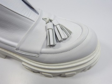 Белые кроссовки на траппере R.Polański 37.5