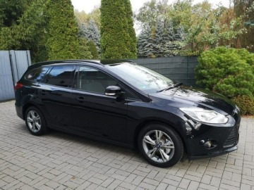 Ford Focus III Kombi 1.0 EcoBoost 125KM 2013 Ford Focus 1.0 12v 125KM Klima Halogeny Isofix Par, zdjęcie 3