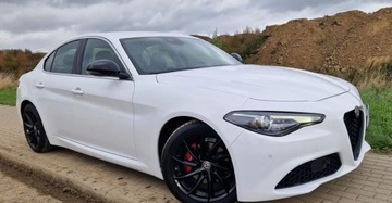 Alfa Romeo Giulia II Sedan 2.0 Turbo 200KM 2017 Alfa Romeo Giulia 2.0T 200KM Automat LED Xenon Skora Navi 2.0 Benzyna, zdjęcie 2