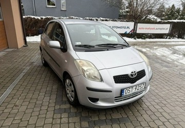 Toyota Yaris II Hatchback 5d 1.3 i VVT-i 86KM 2006 Toyota Yaris 1,3 87KM Klimatyzacka Kola latozima 1.3 Benzyna 87KM, zdjęcie 2