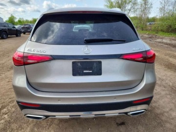Mercedes GLC C254/X254 2023 Mercedes-Benz GLC 300 4Matic 2023 2.0 Benzyna 255KM, zdjęcie 2