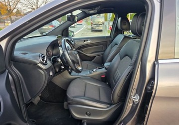 Mercedes Klasa B W246 Sports Tourer 200 BlueEFFICIENCY 156KM 2015 Mercedes-Benz Klasa B 1.6Benzynaniski przebiegZarejestrowana w Polsce 1.6, zdjęcie 12