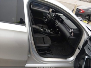 Mercedes Klasa A W177/V177 2020 Mercedes-Benz Klasa A 2020 Mercedes-Benz A-Class A 220 4MATIC Sedan 2.0, zdjęcie 9