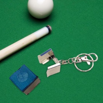 Мелкодержатель для бильярдных киев. Мелкодержатель для бильярдных киев с брелоком. Практичное серебро