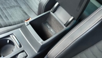 Volkswagen Passat B8 Variant Facelifting 2.0 TDI SCR 200KM 2022 Volkswagen Passat Variant 2.0TDI 200KM ACC 4x4 Iwl, zdjęcie 31