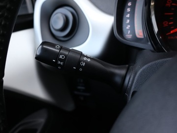 Toyota Aygo II Hatchback 5d 1.0 VVT-i 69KM 2017 Toyota Aygo 1.0 VVT-i, Salon Polska, 1. Właściciel, zdjęcie 14