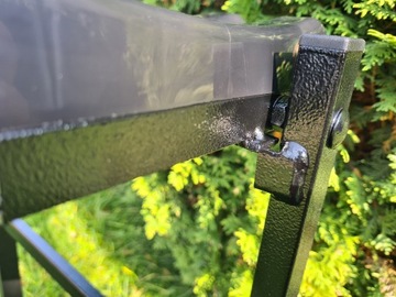 Одинарная стальная кладбищенская скамейка