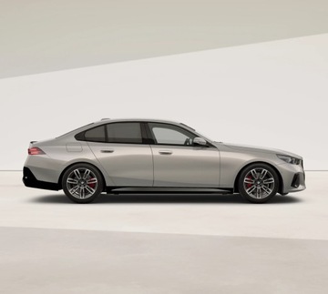 BMW Seria 5 G90-91 Touring 2.0 520d 197KM 2025 BMW 520 BMW 520d xDrive M Pro Iconic Glow Harmann/, zdjęcie 3