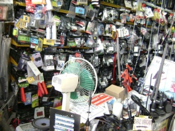 ДИСТАНЦИОННОЕ УПРАВЛЕНИЕ включено при выключенной сетевой розетке 230 В.