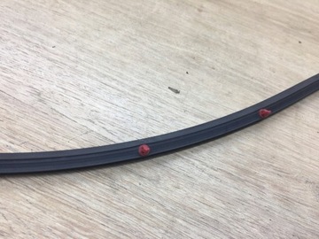 ПРОКЛАДКА КРЫШКИ КАПОТА ПЕРЕДНЯЯ ЧАСТЬ TESLA X