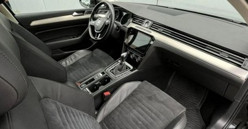 Volkswagen Passat B8 Variant 2.0 TDI BlueMotion SCR 190KM 2019 Volkswagen Passat 4-Motion Automat Navi Parktronic Kamera Alcantara, zdjęcie 15