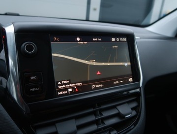 Peugeot 2008 I SUV Facelifting 1.2 PureTech 130KM 2017 Peugeot 2008 1.2 PureTech, Salon Polska, zdjęcie 11