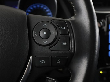Toyota Auris II Hatchback 5d Facelifting 1.2 D-4T 116KM 2016 Toyota Auris Historia serwisowa Navi Klimatyzacja, zdjęcie 27