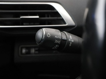 Peugeot 3008 II Crossover 1.5 BlueHDI 130KM 2018 Peugeot 3008 Automat Navi Kamera cofania, zdjęcie 37