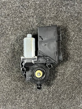 AUDI A2 MOTOREK SKEL PRAVÝ PŘEDNÍ 8Z1959802A