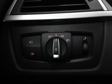 BMW Seria 3 F30-F31-F34 Limuzyna Facelifting 2.0 318d 150KM 2017 BMW 318 2.0d GT Luxury Line Panorama Navi Tempomat, zdjęcie 33