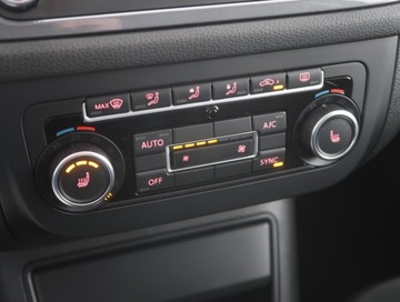 Volkswagen Tiguan I SUV Facelifting 2.0 TDI CR DPF BlueMotion 140KM 2014 VW Tiguan 2.0 TDI, Salon Polska, 4X4, DSG, Xenon, zdjęcie 11