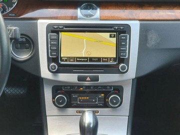 Volkswagen Passat B7 Variant 2.0 TDI CR DPF BlueMotion 140KM 2010 Volkswagen Passat B7 2.0tdi 140KM CR Highline DSG, zdjęcie 30