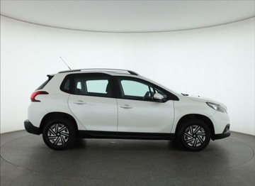 Peugeot 2008 I SUV Facelifting 1.2 PureTech 82KM 2017 Peugeot 2008 1.2 PureTech, Navi, Klima, Tempomat, zdjęcie 5