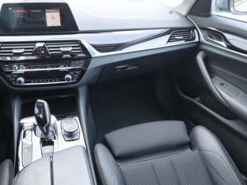 BMW Seria 5 G30-G31 Limuzyna 530e iPerformance 252KM 2019 BMW 5 530e iPerformance, 1. Właściciel, zdjęcie 7