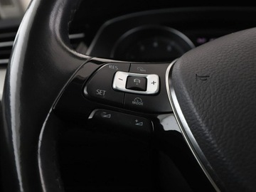 Volkswagen Passat B8 Variant 1.4 TSI BlueMotion Technology ACT 150KM 2016 Volkswagen Passat klima auto navi grzane fotele, zdjęcie 30