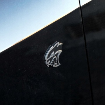 Эмблема с логотипом Dodge Hellcat 8,8*7,5 см
