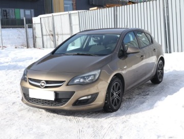 Opel Astra J Hatchback 5d Facelifting 1.6 Twinport ECOTEC 115KM 2013 Opel Astra 1.6 16V, Salon Polska, 1. Właściciel, zdjęcie 1