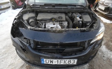 Opel Astra K Hatchback 5d 1.6 CDTI 110KM 2019 Opel Astra 2019r, 1.6 CDTI. Uszkodzony prawy przod. Jezdzi. VAT 23 1.6, zdjęcie 5