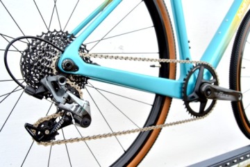 BOMBTRACK TENSION C Force11 M, полностью карбоновый