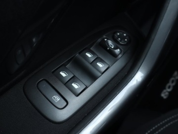 Peugeot 2008 I SUV Facelifting 1.2 PureTech 110KM 2017 Peugeot 2008 1.2 PureTech, Salon Polska, zdjęcie 15